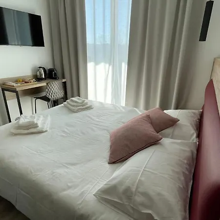 Bari Airport Rooms-2